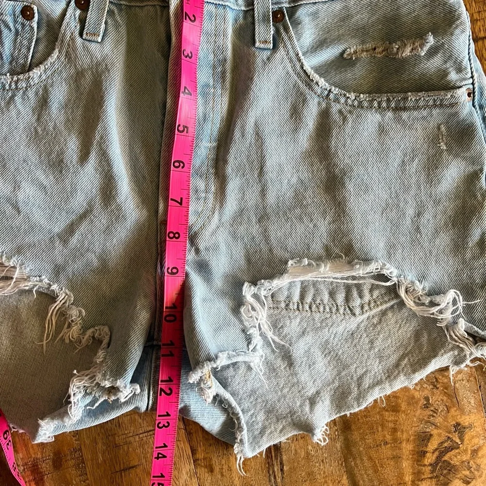 Levi's 501 Light Wash Denim Disttessed Shorts Size W 30